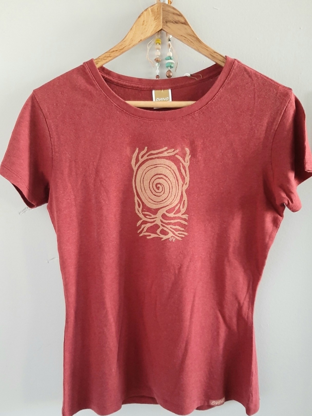 Organic Red Short-Sleeve Tee with Spiral Root Graphic - Onno